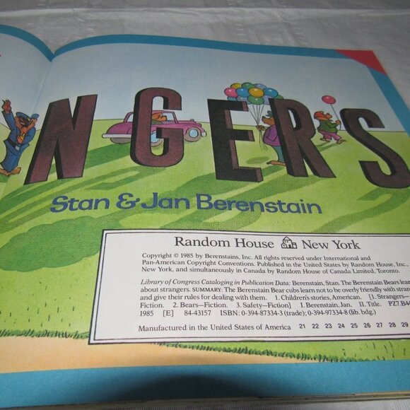 The Berenstain Bears LEARN ABOUT STRANGERS Color Illustrated Paperback Kids Book - Picture 4 of 4